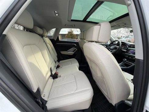 Used 2022 Audi Q3 2.0T Premium w/ Convenience Package image 23
