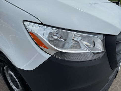 Used 2025 Mercedes-Benz Sprinter 2500 image 11