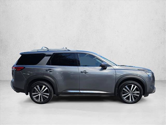 Used 2025 Nissan Pathfinder Platinum w/ Cargo Package FWD image 4