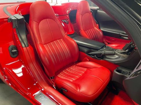 Used 2001 Chevrolet Corvette Convertible RWD image 38