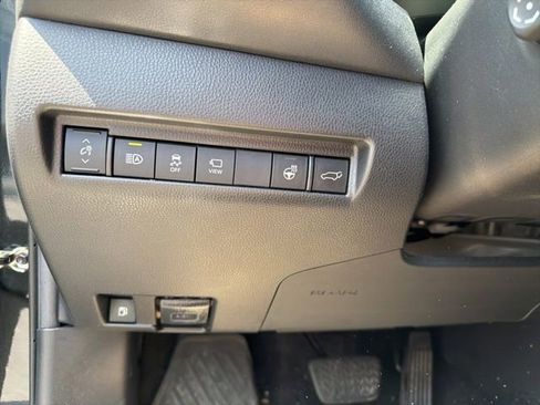 Used 2021 Toyota Venza Limited w/ Advanced Technology Package AWD/4WD image 22