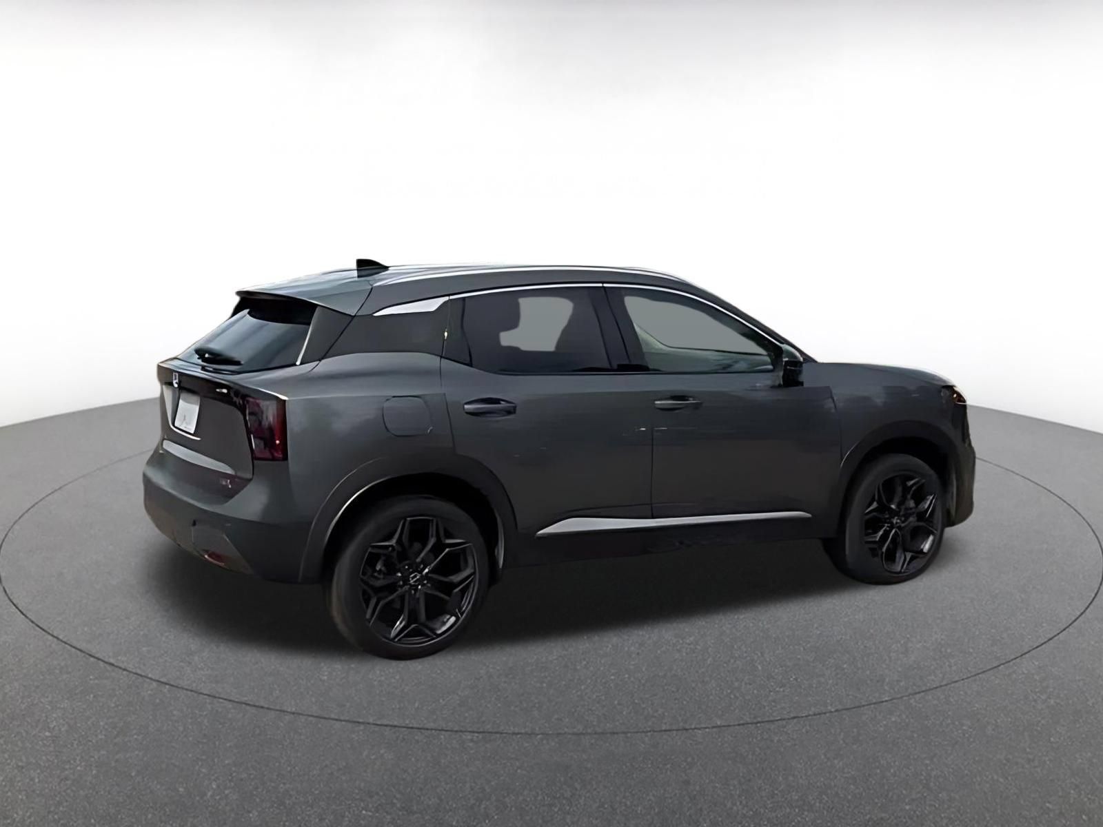 Used 2026 Nissan Kicks SR FWD image 10