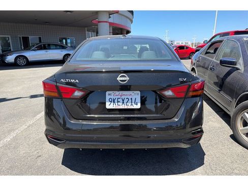 Used 2024 Nissan Altima 2.5 SV FWD image 6