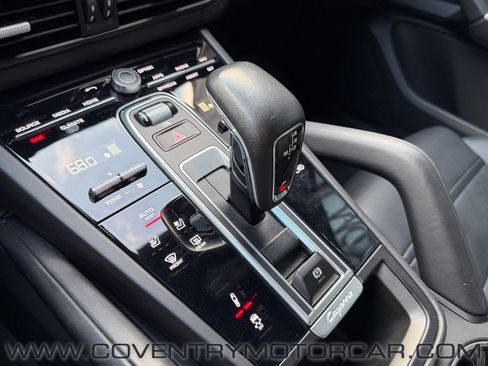 Used 2022 Porsche Cayenne GTS AWD/4WD image 28