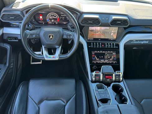 Used 2019 Lamborghini Urus Base image 14