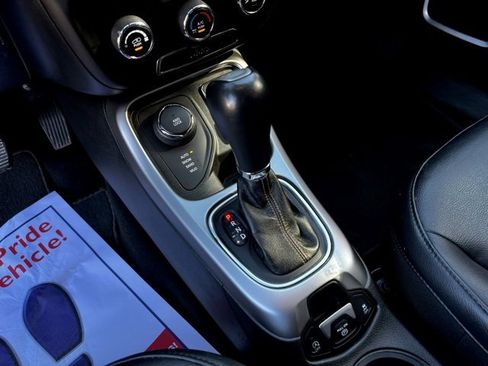 Used 2017 Jeep Compass Latitude image 38