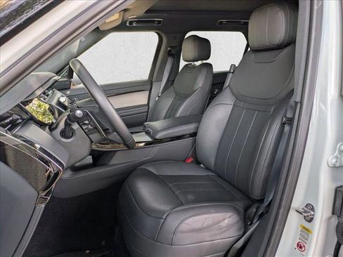 Used 2025 Land Rover Range Rover Sport SE image 17