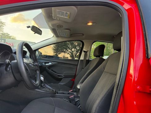 Used 2017 Ford Focus SE FWD image 13