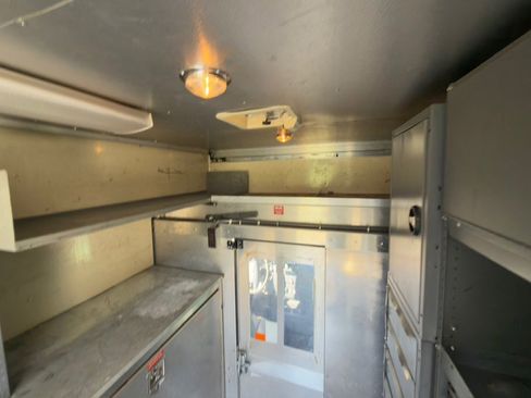 Used 2009 GMC Savana 3500 image 11