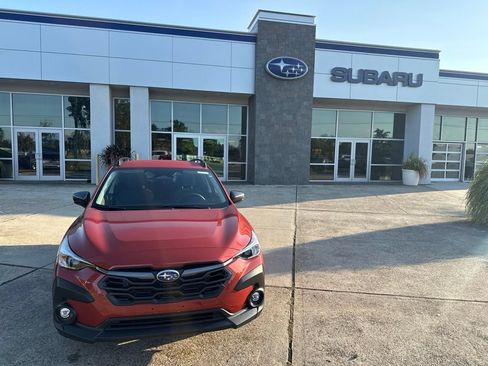 Used 2025 Subaru Crosstrek 2.5i Premium AWD/4WD image 2