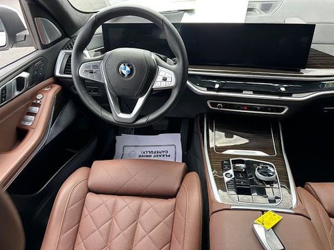 Certified 2025 BMW X7 xDrive40i w/ Executive Package AWD/4WD image 21