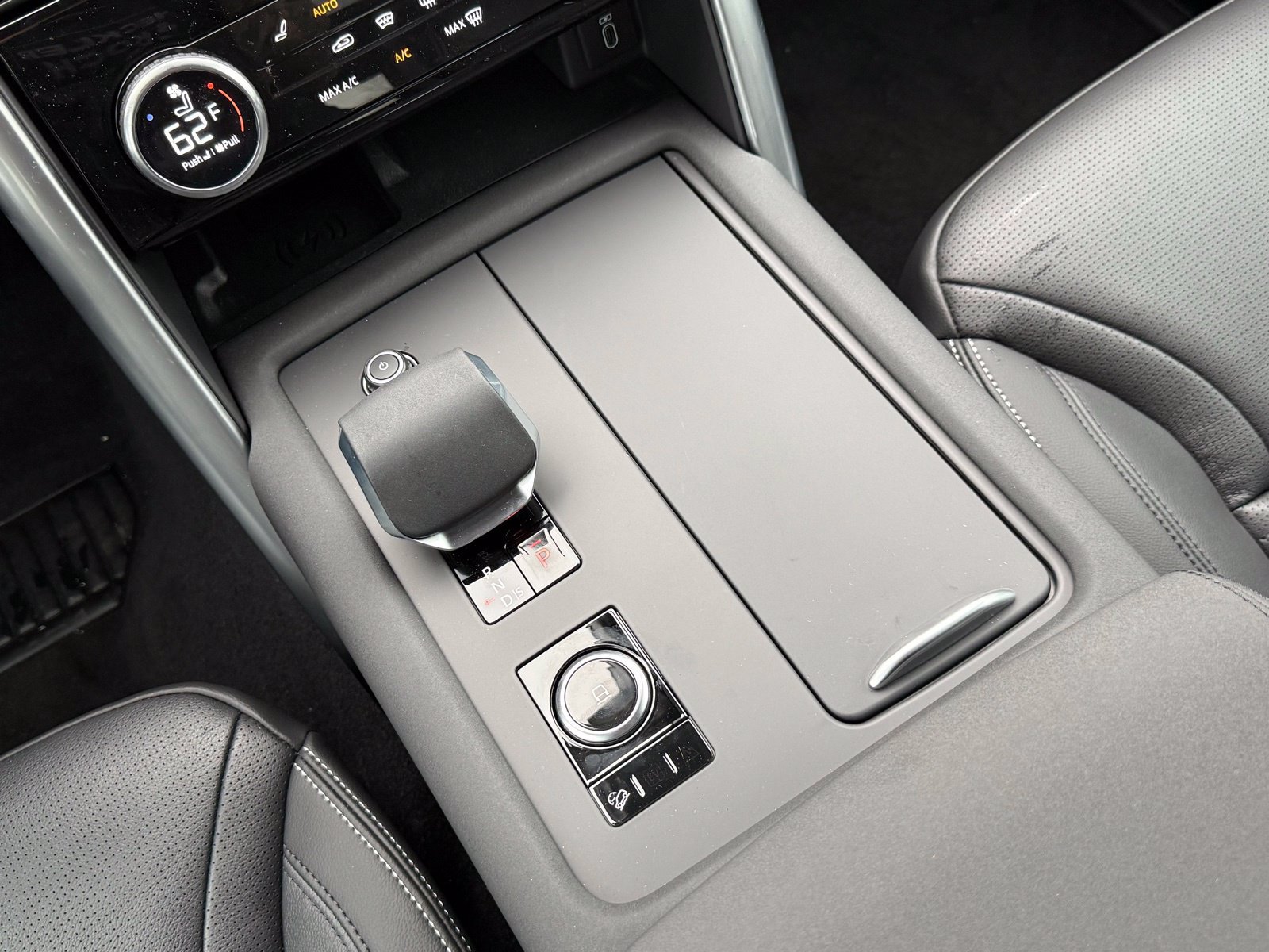 New 2026 Land Rover Discovery S AWD/4WD image 30