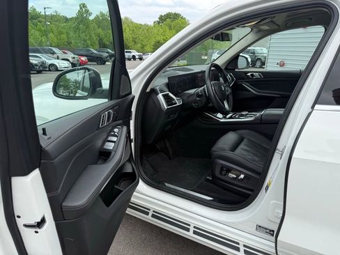 Used 2024 BMW X7 xDrive40i AWD/4WD image 32
