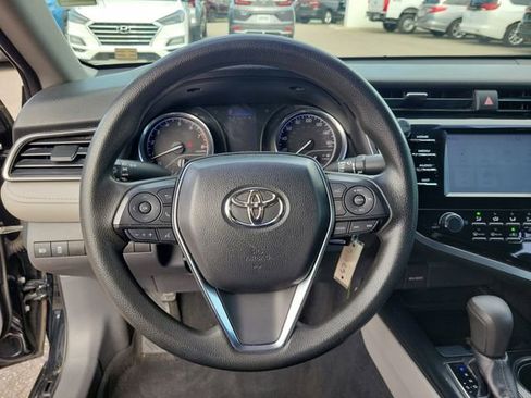 Used 2019 Toyota Camry SE image 23