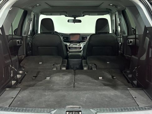 Used 2023 Ford Explorer XLT w/ Equipment Group 202A AWD/4WD image 40