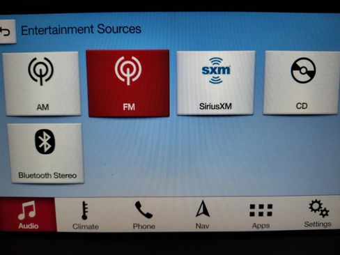 Used 2018 Ford Explorer XLT w/ Equipment Group 202A image 17