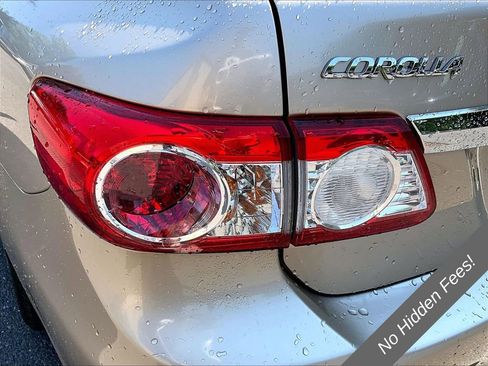 Used 2011 Toyota Corolla LE FWD image 27