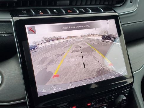 New 2025 Jeep Grand Cherokee L Limited w/ Black Appearance Package image 16