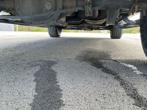 Used 2017 Nissan Titan SV image 48