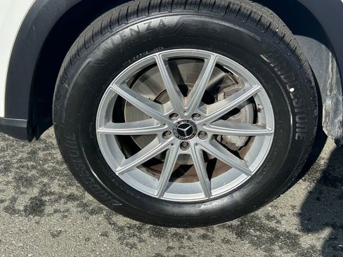 Used 2024 Mercedes-Benz GLE 450e 4MATIC image 9