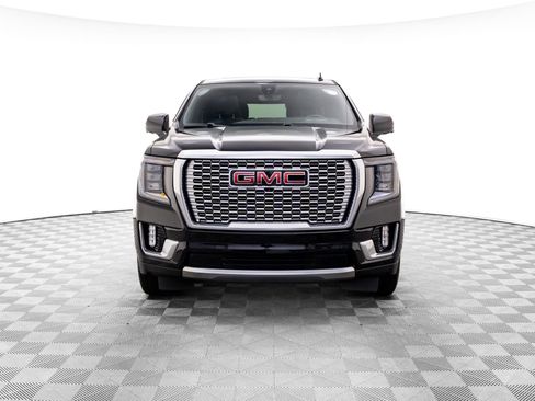 Used 2022 GMC Yukon Denali w/ Denali Premium Package image 2