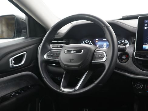 Used 2022 Jeep Compass Latitude image 13