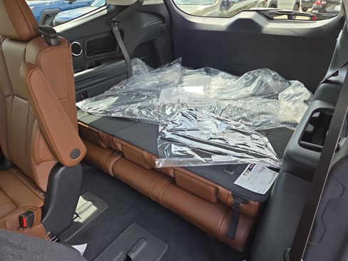 New 2026 Subaru Ascent Touring AWD/4WD image 8