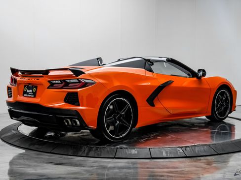 Used 2021 Chevrolet Corvette Stingray Premium Conv w/ Z51 Performance Package image 16
