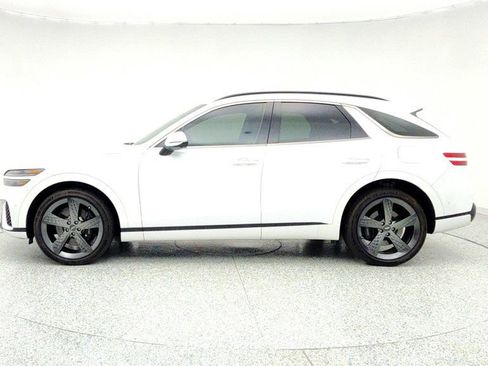 Used 2024 Genesis GV70 3.5T Sport w/ Sport Advanced Package image 8