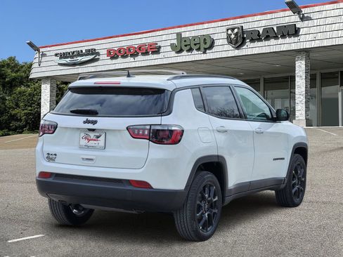 New 2026 Jeep Compass Latitude image 5