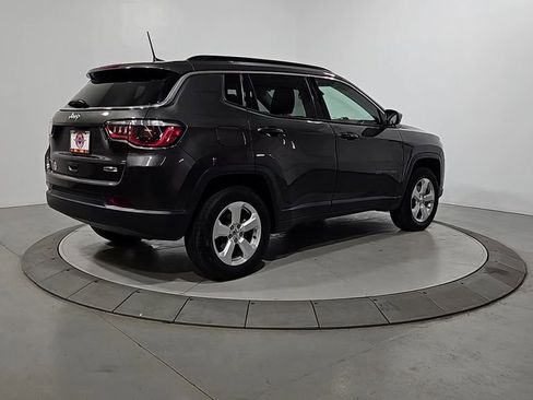 Used 2018 Jeep Compass Latitude w/ Popular Equipment Group image 5