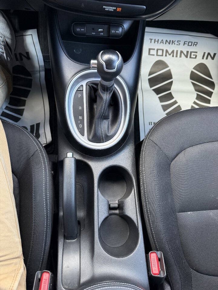 Used 2019 Kia Soul + FWD image 18