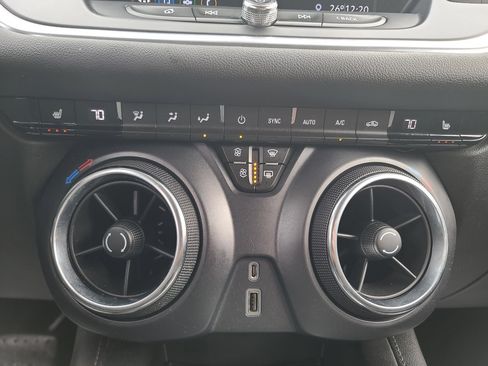 Used 2020 Chevrolet Blazer LT image 20