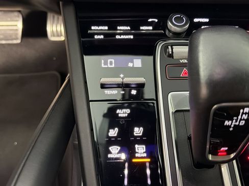 Certified 2020 Porsche Cayenne Turbo AWD/4WD image 18