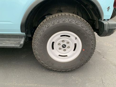 Certified 2025 Ford Bronco Heritage Edition AWD/4WD image 21