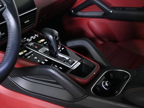 Certified 2023 Porsche Cayenne Coupe AWD/4WD image 21