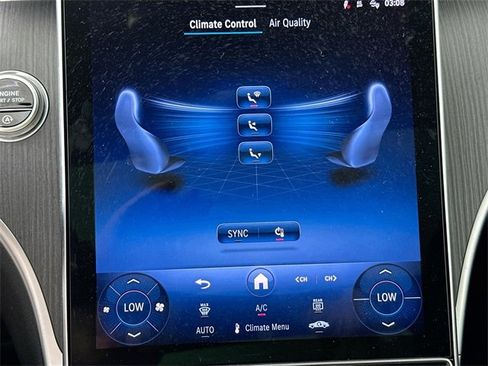 Used 2025 Mercedes-Benz C 300 4MATIC Sedan image 14