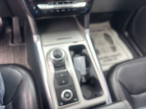 Used 2022 Ford Explorer Limited w/ Equipment Group 301A image 19