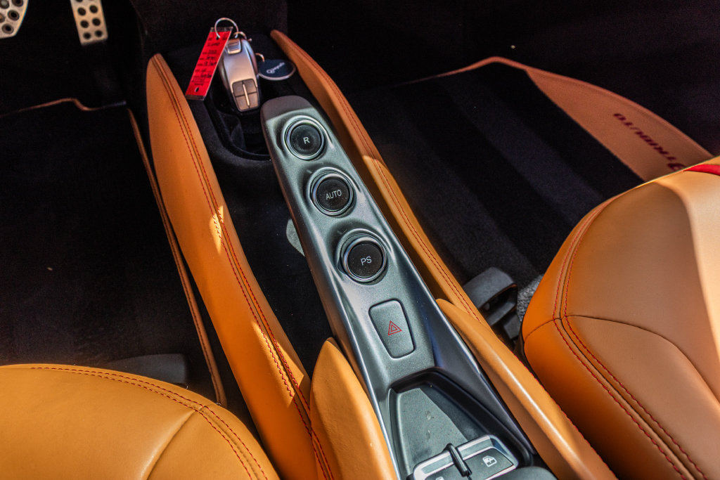 Certified 2022 Ferrari F8 Tributo RWD image 5