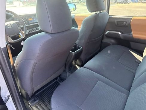 Used 2019 Toyota Tacoma SR5 RWD image 21