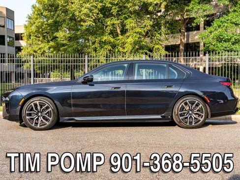 Used 2023 BMW 760i xDrive AWD/4WD image 9