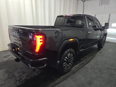 Used 2024 GMC Sierra 2500 Denali Ultimate image 6