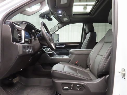 Used 2025 GMC Sierra 2500 Denali w/ Technology Package image 9