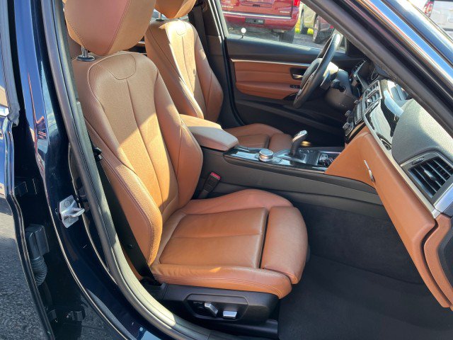 Used 2017 BMW 330i xDrive Sedan AWD/4WD image 18