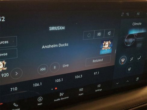 Used 2021 Lincoln Nautilus Reserve w/ Monochromatic Package image 20