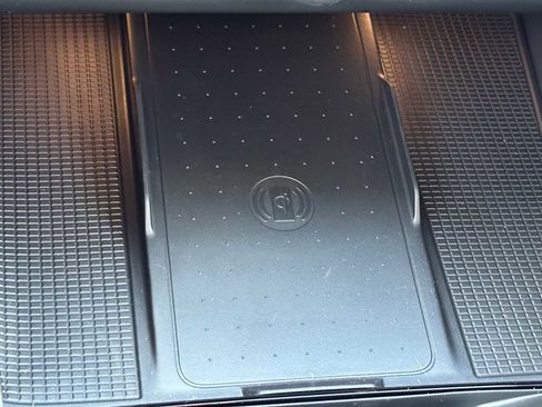 New 2025 Volvo XC40 B5 Ultra w/ Climate Package image 29