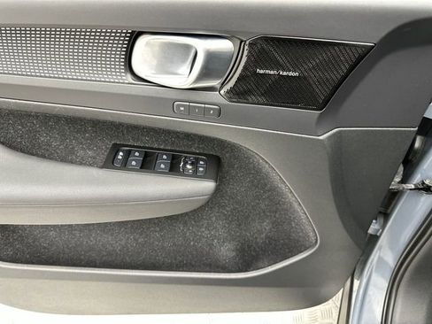 Used 2021 Volvo XC40 P8 Recharge w/ Advanced Package image 13