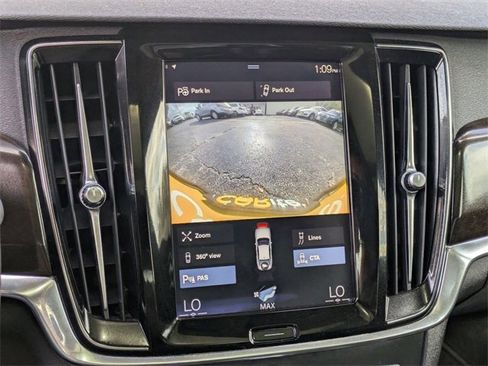 Used 2018 Volvo S90 T5 Momentum w/ Convenience Package image 18