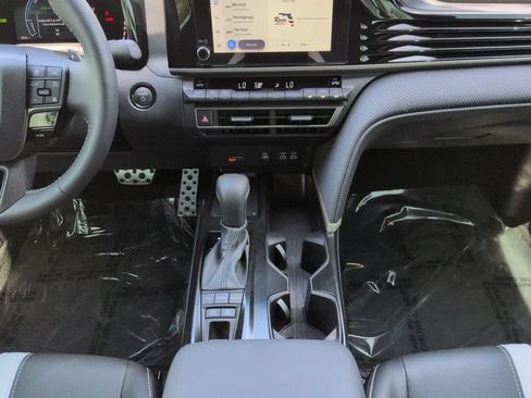 Certified 2026 Toyota Camry SE FWD image 18