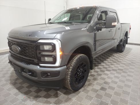Used 2025 Ford F250 XLT w/ Black Appearance Package AWD/4WD image 1